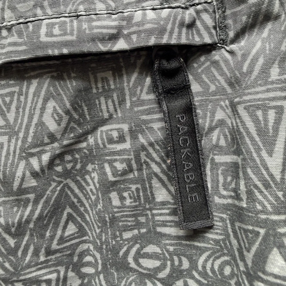Columbia XCO Mens Gray Aztec Geometric Packable Cargo Swim Trunks Shorts L